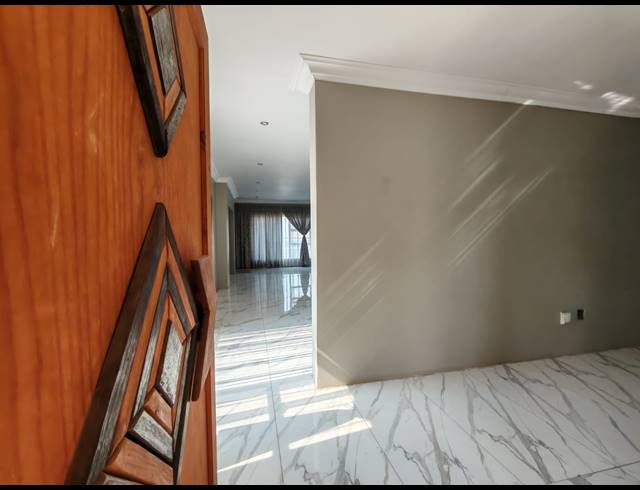 3 BEDROOM HOUSE FOR SALE IN THREE RIVERS EAST
